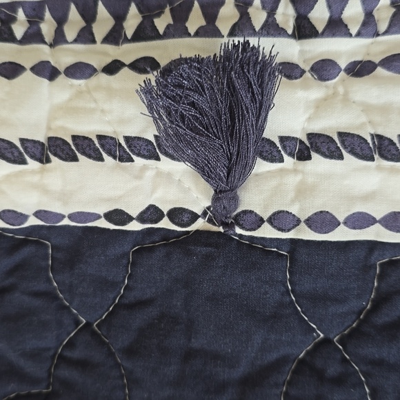 SONOMA BRAND STANDARD SIZE BLUE AND WHITE QUILTED PILLOW SHAMS BUNDLE OF 2 - Picture 6 of 12